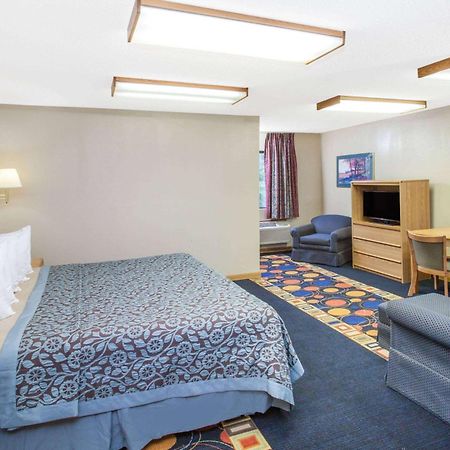 Days Inn By Wyndham Farmer City Exteriér fotografie