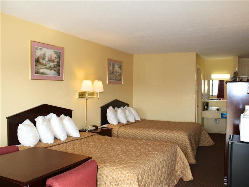 Days Inn By Wyndham Farmer City Exteriér fotografie