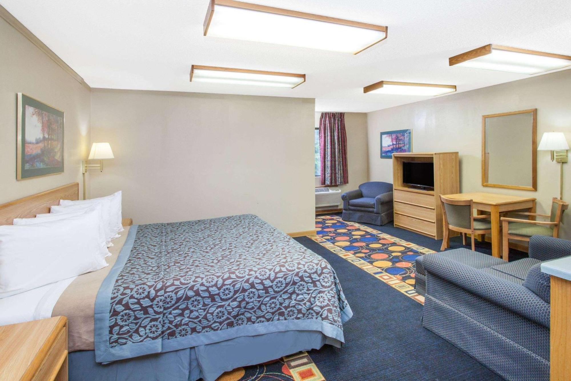 Days Inn By Wyndham Farmer City Exteriér fotografie