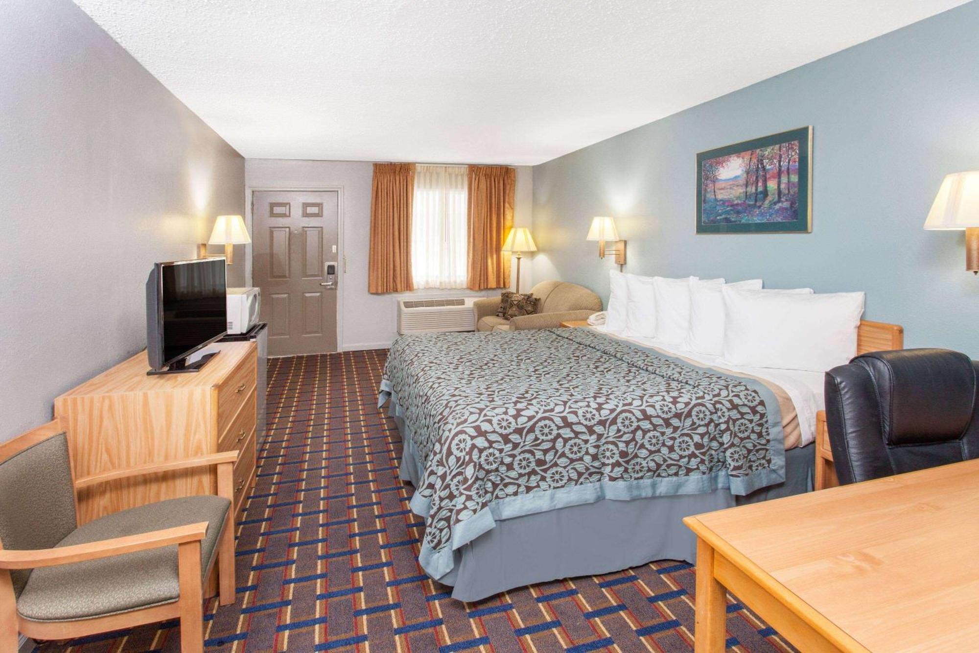 Days Inn By Wyndham Farmer City Exteriér fotografie